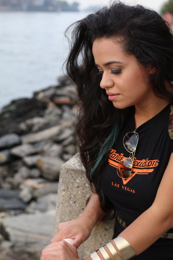 Motorcycle Trends "Harley-Davidson tee"  Photo by Hilma (@Glamourim)