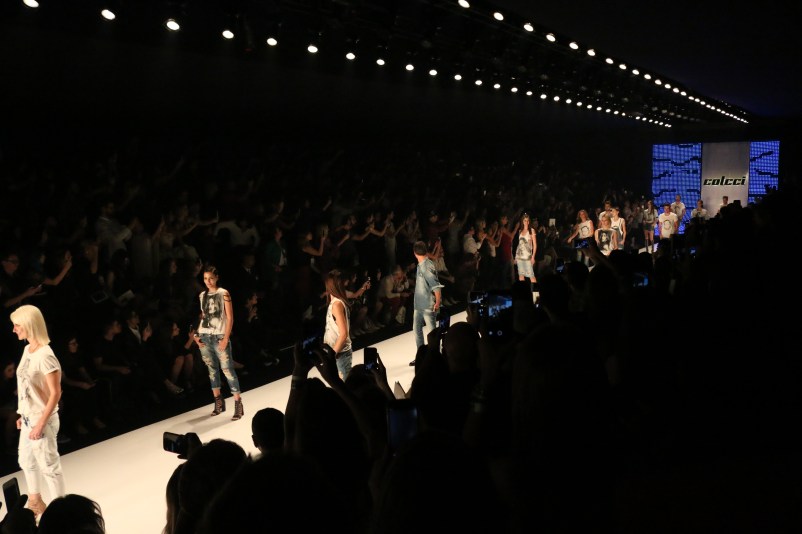 Gisele Bündchen no seu ultimo desfile,  Colcci - Colcci Verão 2016 photo by Mairanny Batista