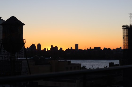 Sunset Williamsburg . Photo by Mairanny Batista