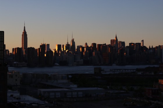 Sunset Williamsburg . Photo by Mairanny Batista